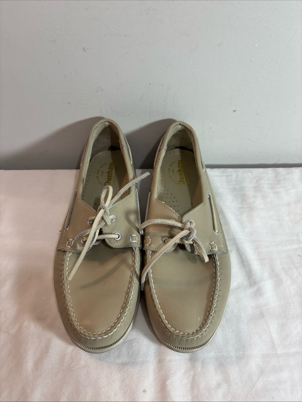 Dunham Classic Men's Beige Leather Boat Shoes. 9/2